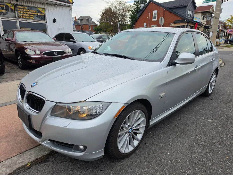 BMW 3 Series 2010 photo 3
