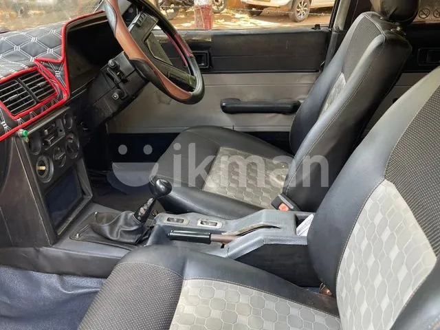 Toyota Carina 1983 photo 4