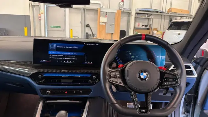 BMW M4 2025 photo 4