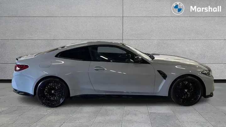 BMW M4 2025 photo 3