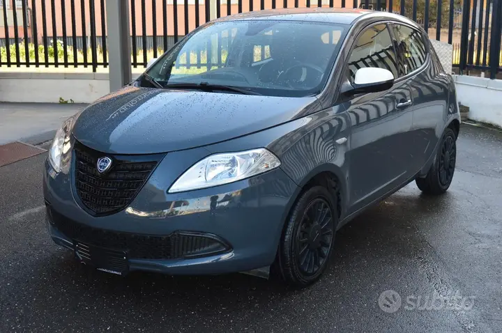 Lancia Ypsilon 2014 photo 2