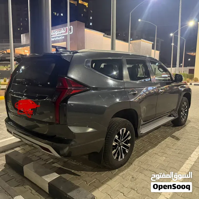 Mitsubishi Montero Sport 2020 photo 3