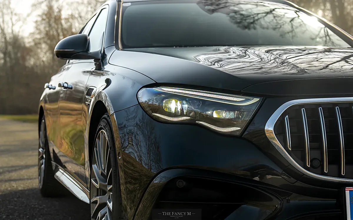 Mercedes-Benz E-Class 2025 photo 2