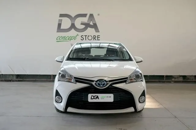 Toyota Yaris 2017 photo 2