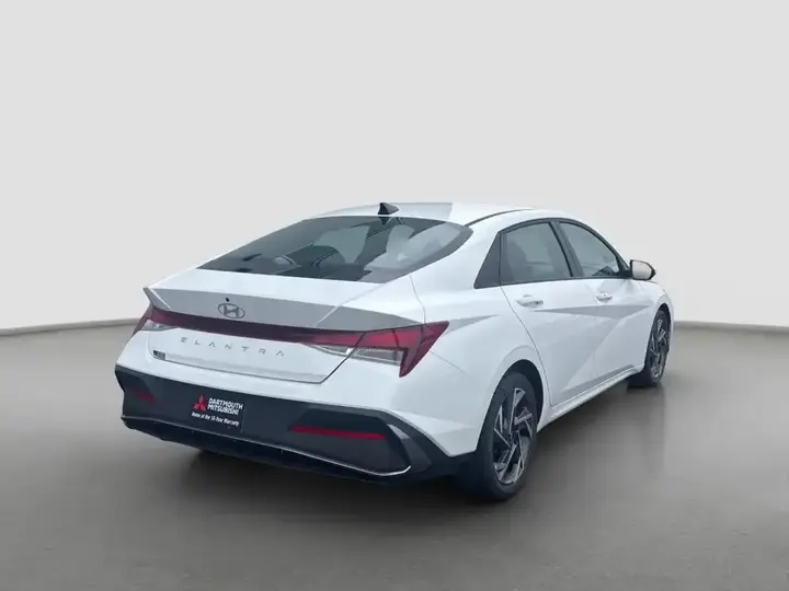 Hyundai Elantra 2025 photo 5