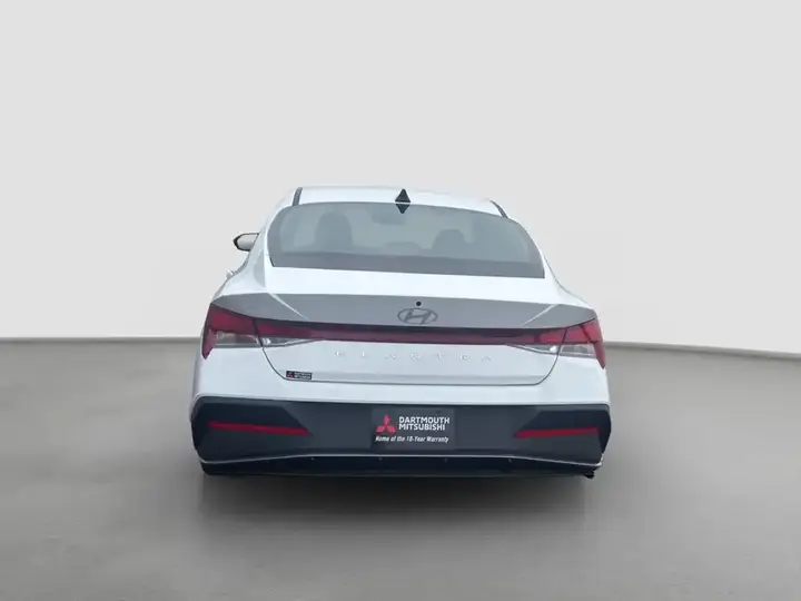 Hyundai Elantra 2025 photo 4