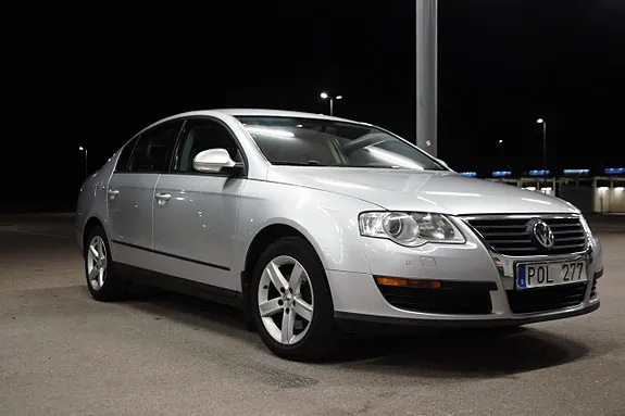 Volkswagen Passat 2010 photo 2