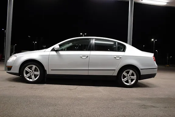Volkswagen Passat 2010 photo 3