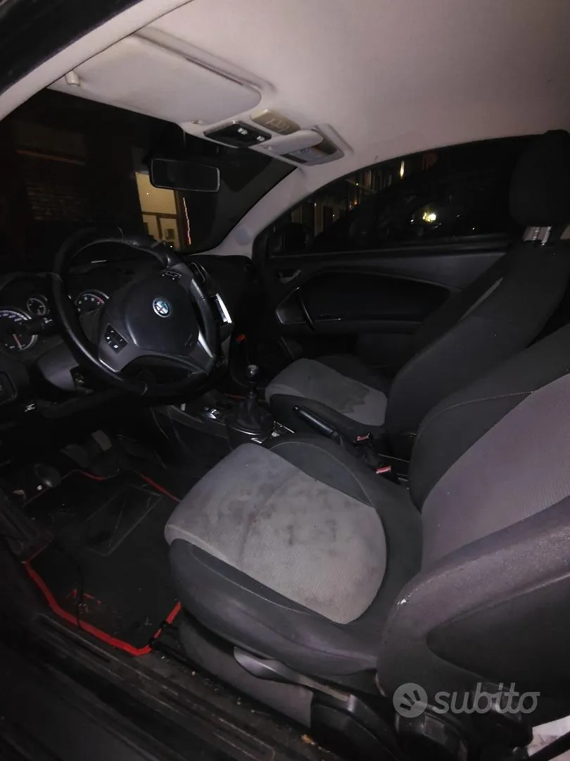 Alfa Romeo Mito 2011 photo 5