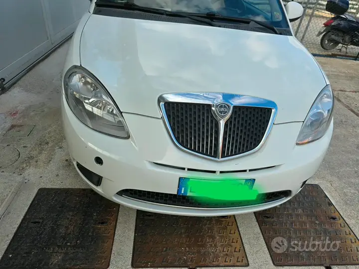 Lancia Ypsilon