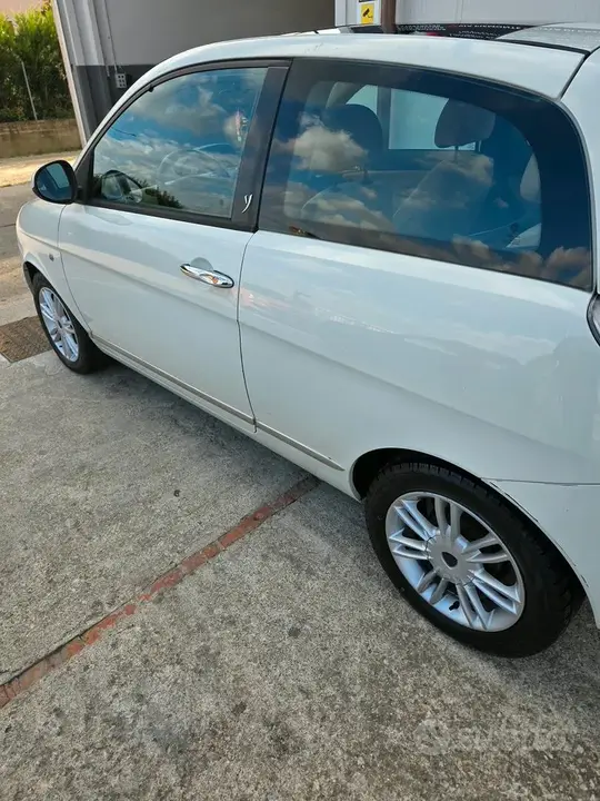 Lancia Ypsilon 2010 photo 5