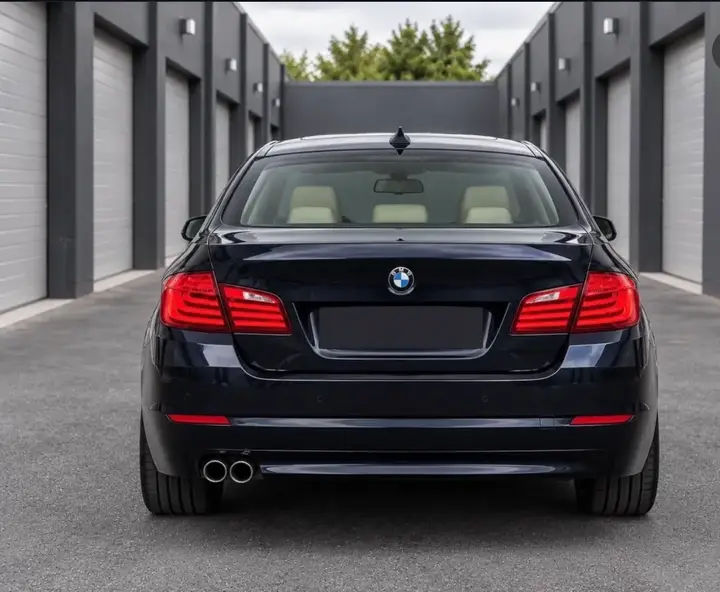 BMW 5 Series 2011 photo 2
