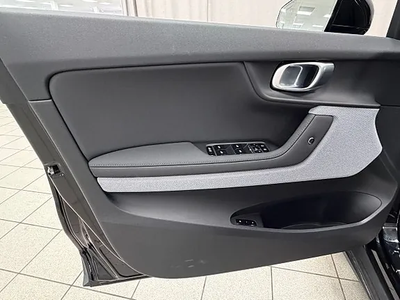 Polestar 2 2025 photo 5