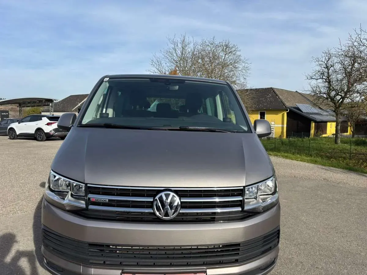 Volkswagen Caravelle 2016 photo 2