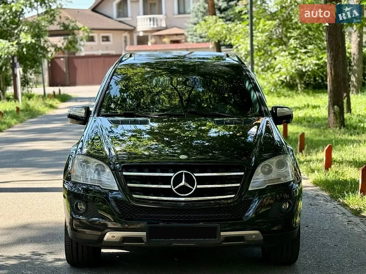Mercedes-Benz M-Class 2009 photo 2