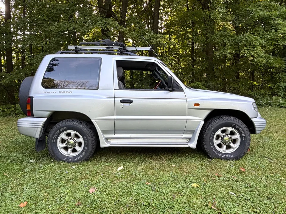 Mitsubishi Pajero 1997 photo 2