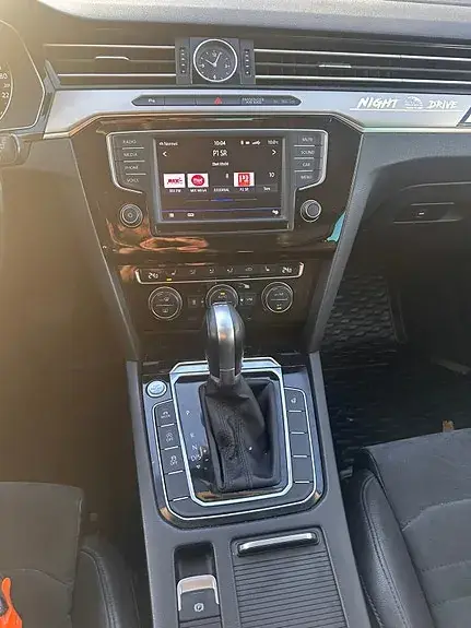 Volkswagen Passat 2017 photo 2