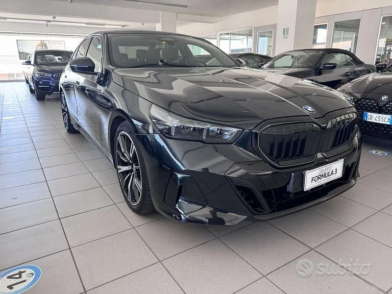 BMW 5 Series 2024 photo 2