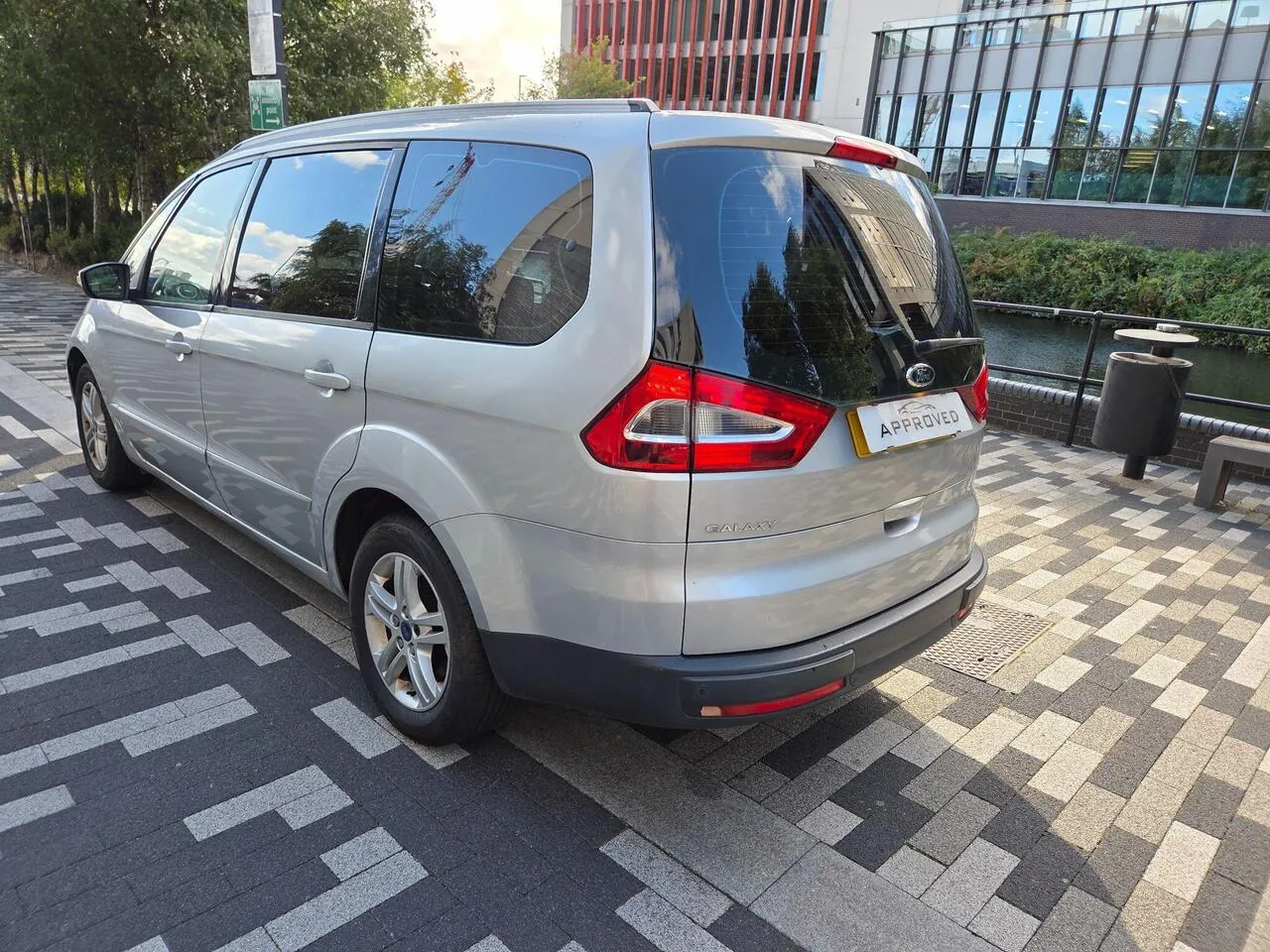 Ford Galaxy 2011 photo 3