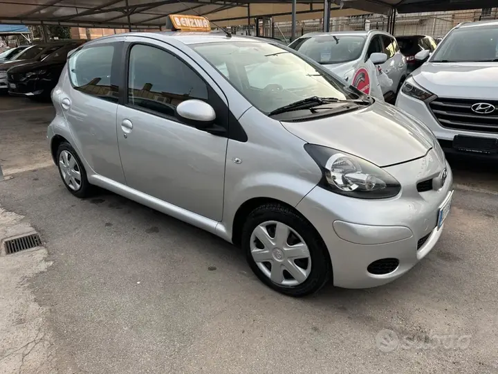 Toyota Aygo 2009 photo 2