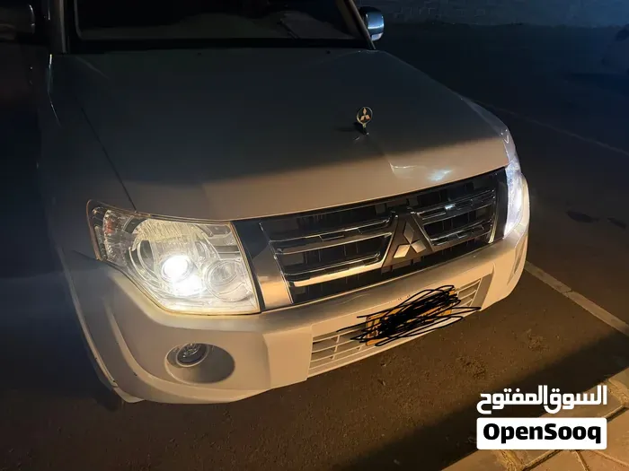 Mitsubishi Pajero 2012 photo 3