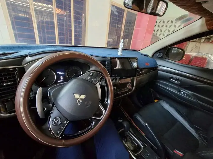 Mitsubishi Outlander photo 4