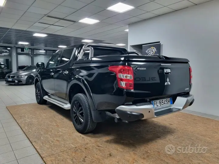 Mitsubishi L200 2017 photo 3