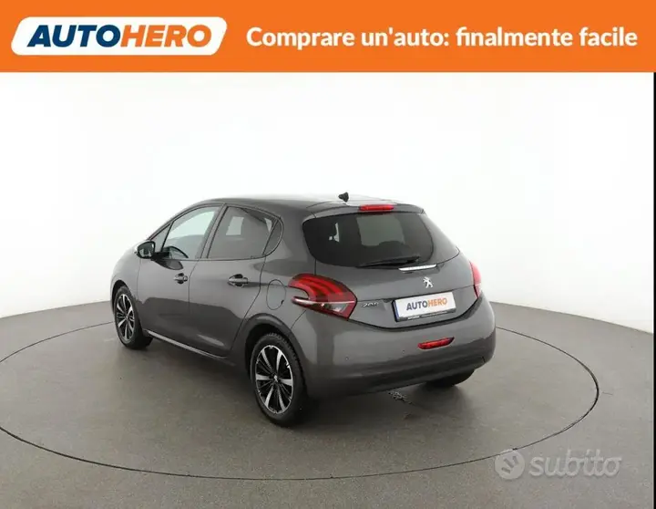 Peugeot 208 2019 photo 4