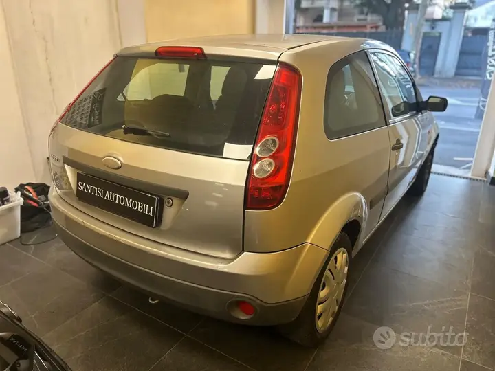 Ford Fiesta 2006 photo 4