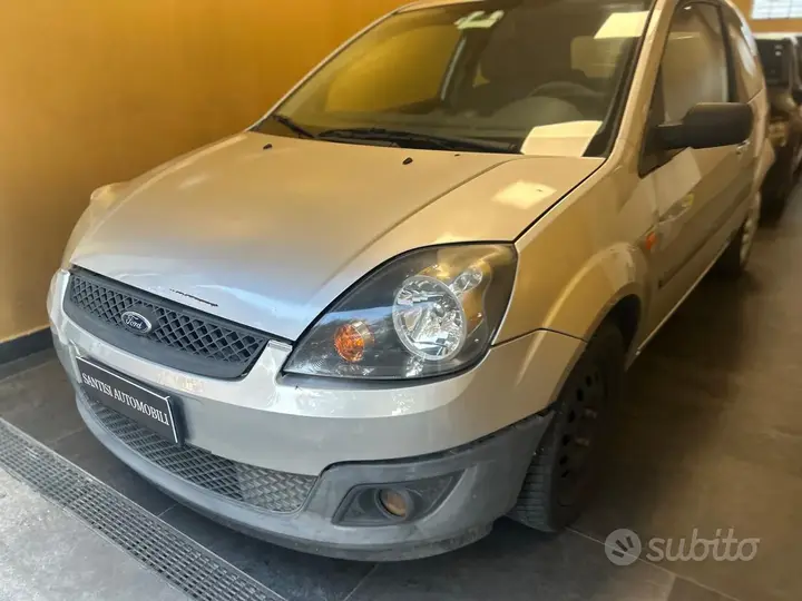 Ford Fiesta 2006 photo 2