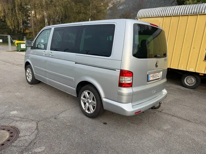 Volkswagen Multivan 2004 photo 2