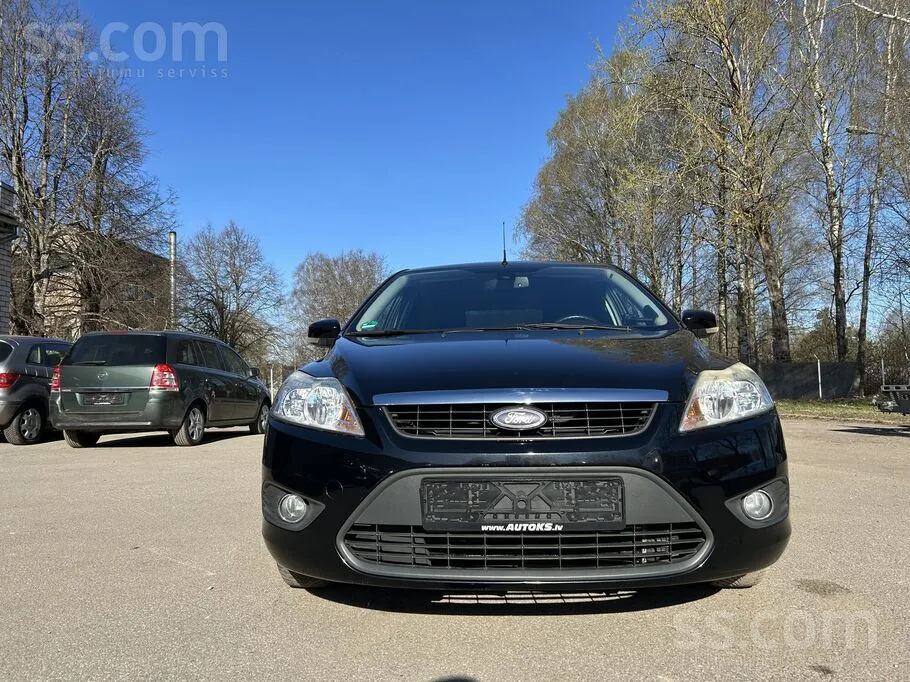 Ford Focus 2011 photo 2
