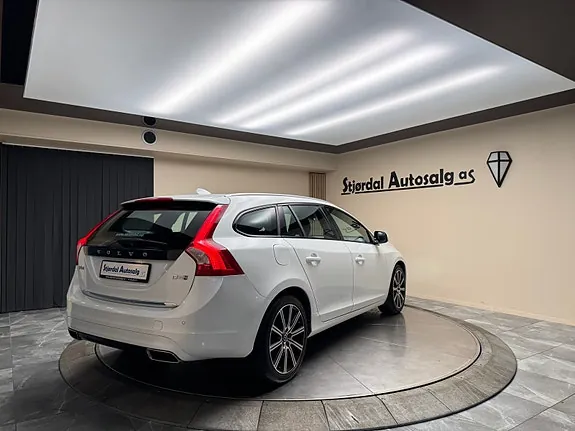 Volvo V60 2017 photo 5