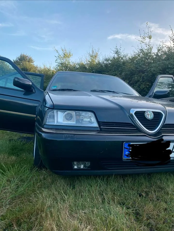 Alfa Romeo 164