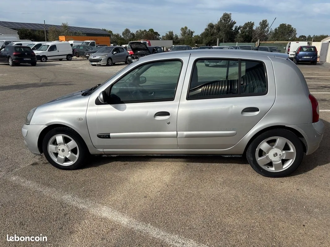 Renault Clio 2005 photo 4