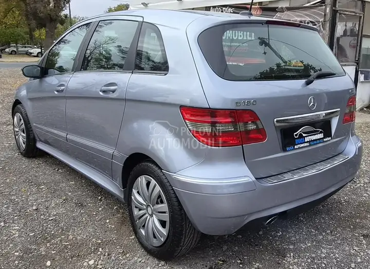 Mercedes-Benz B 180 2010 photo 4
