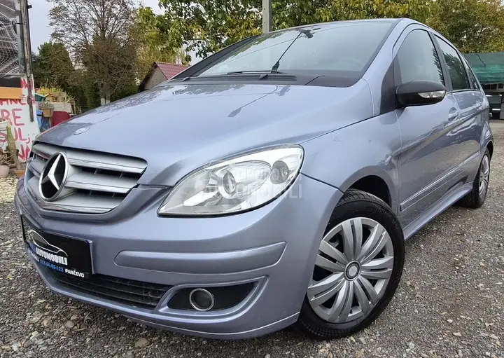 Mercedes-Benz B 180