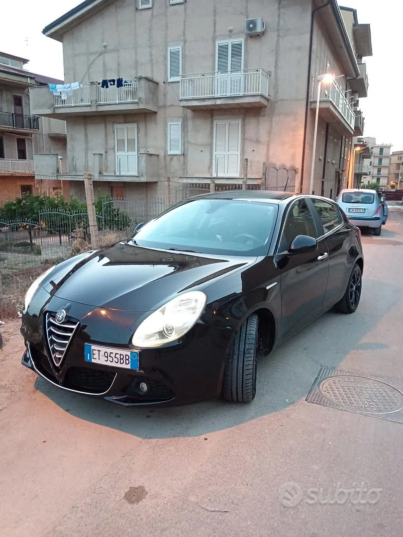 Alfa Romeo Giulietta 2013 photo 2