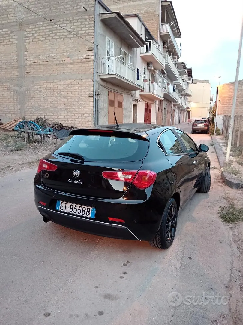Alfa Romeo Giulietta 2013 photo 3
