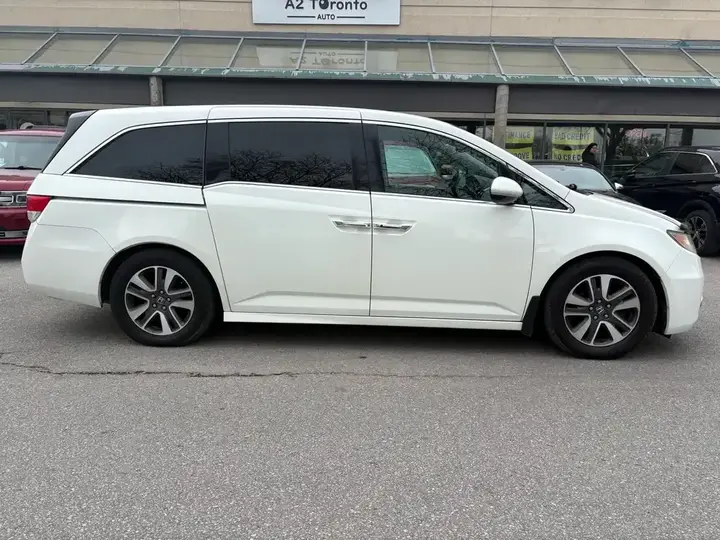 Honda Odyssey 2015 photo 3