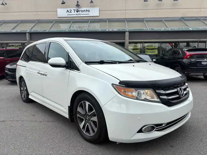 Honda Odyssey 2015 photo 2