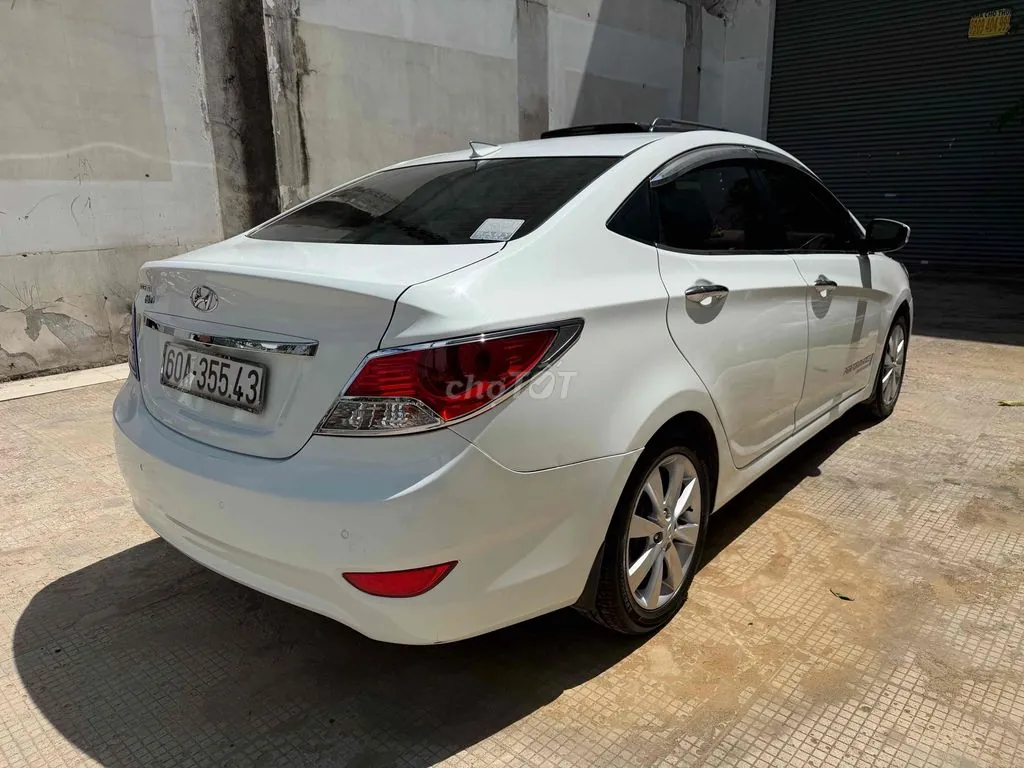 Hyundai Accent 2013 photo 4