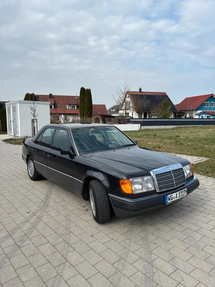 Mercedes-Benz W124