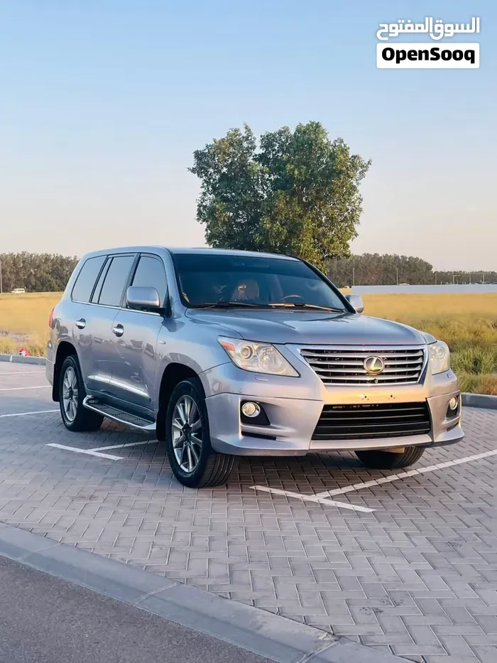 Lexus Lx 2010 photo 2