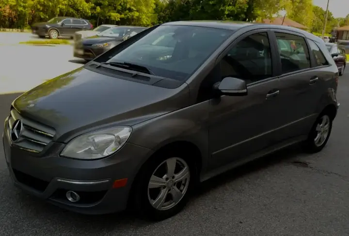 Mercedes-Benz B-Class 2010 photo 2
