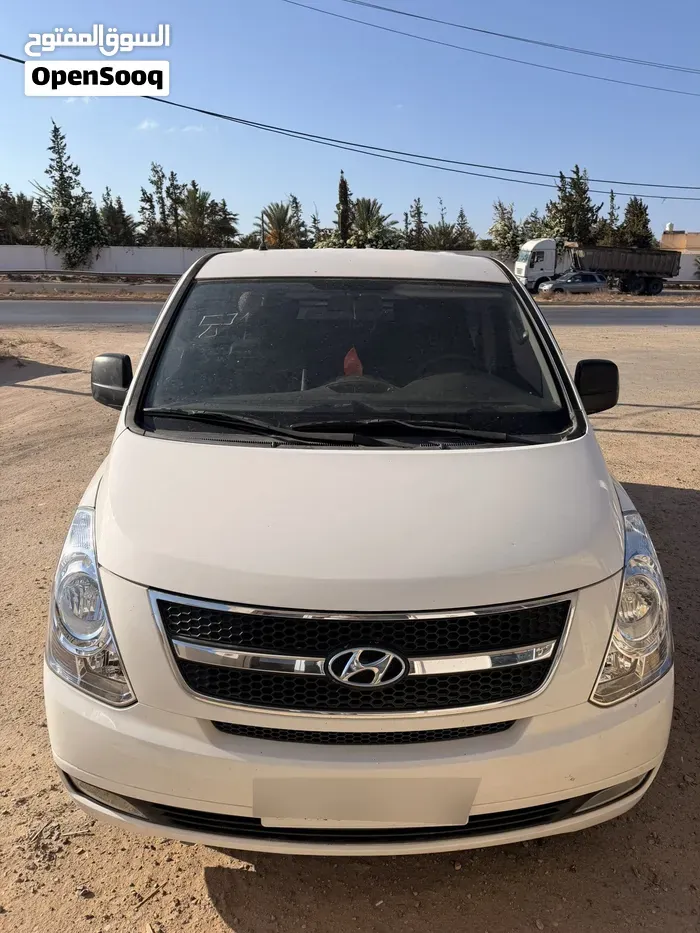 Hyundai H1 Gl Plus 2015 photo 2