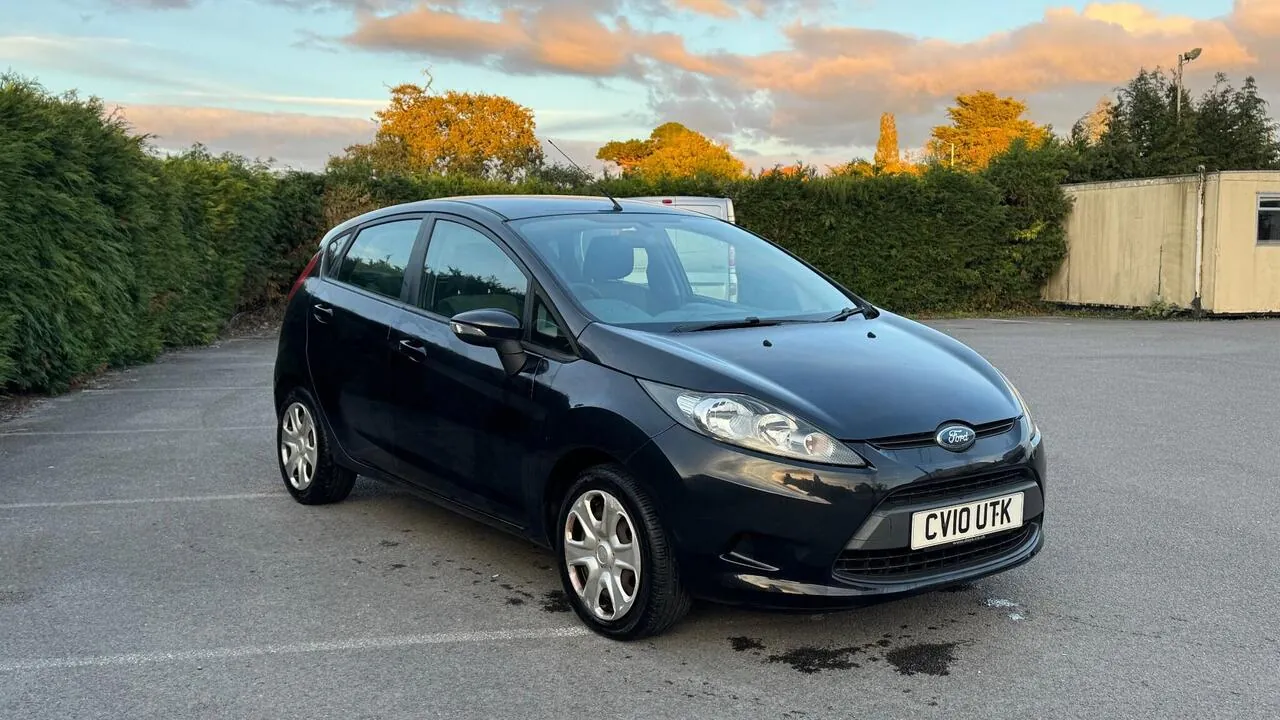 Ford Fiesta 2010 photo 2