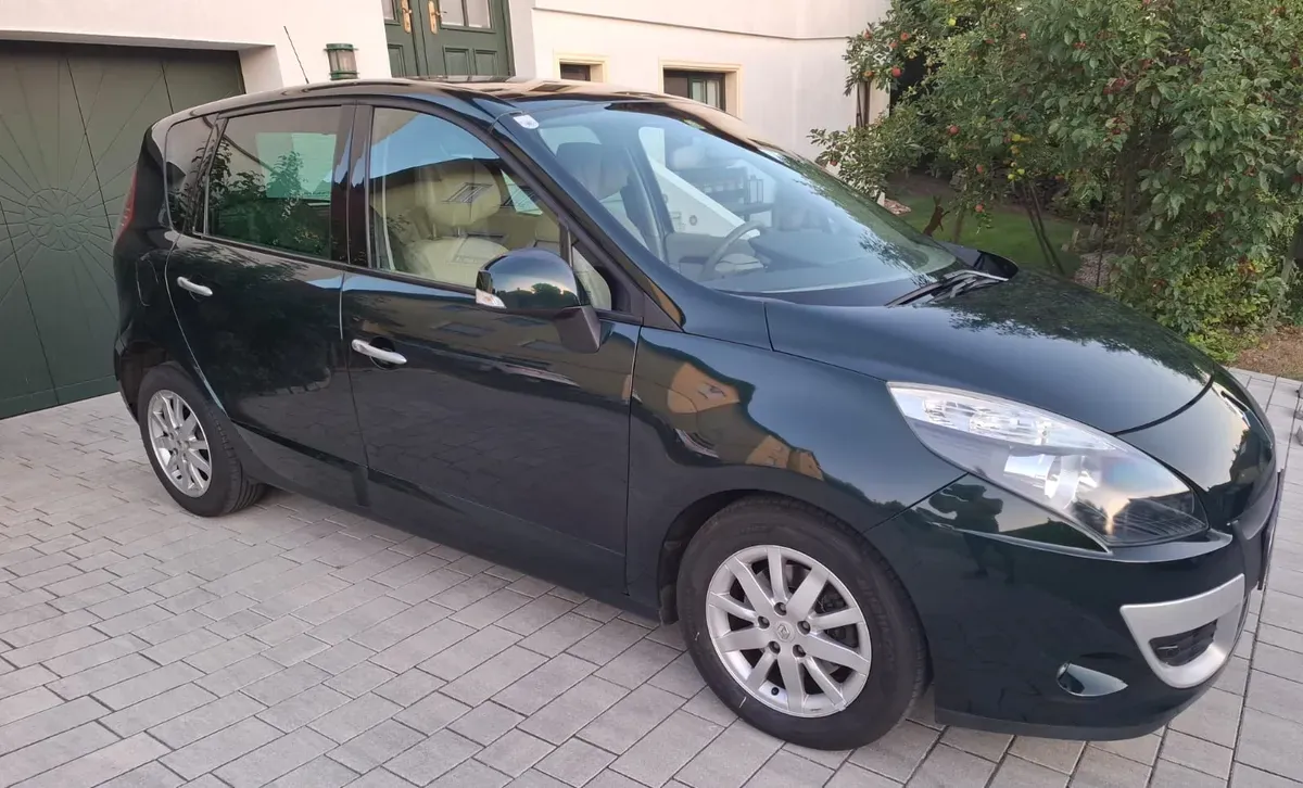 Renault Scénic 2010 photo 2