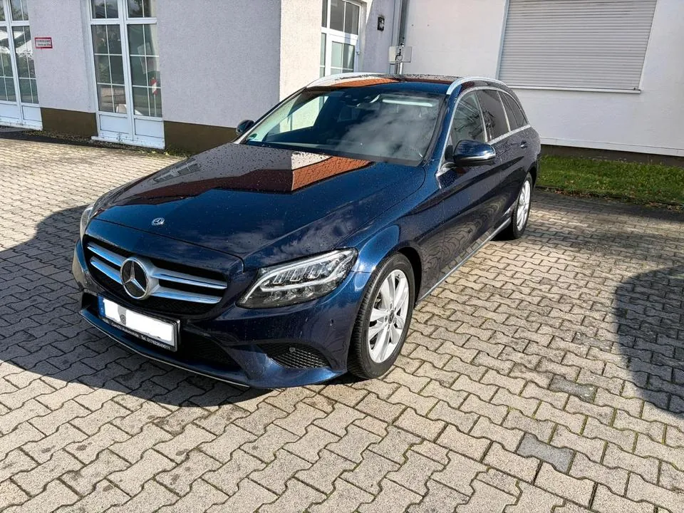 Mercedes-Benz C220