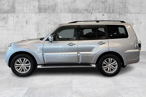 Mitsubishi Pajero 2015 photo 2